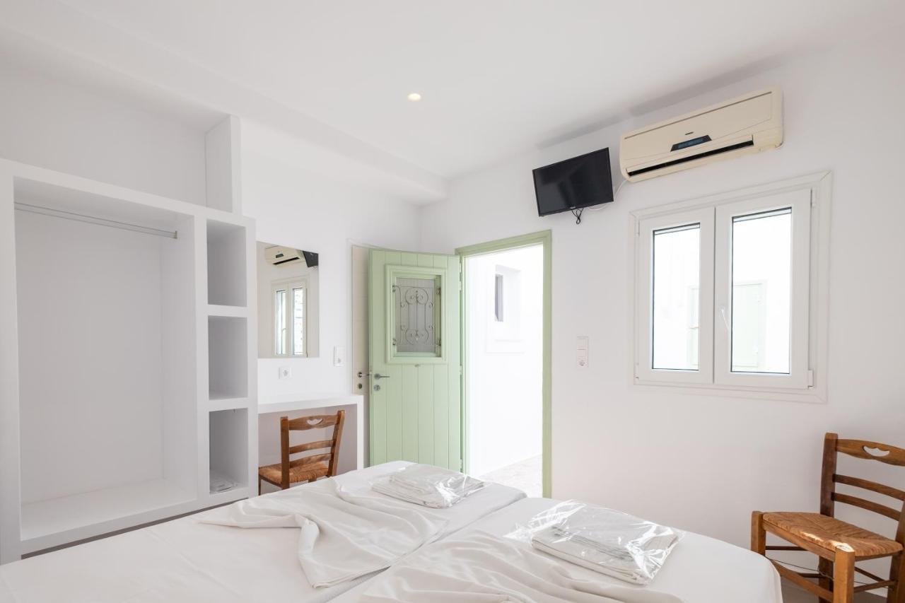 Lorenzo Studios&Suites Paros Naoussa Esterno foto