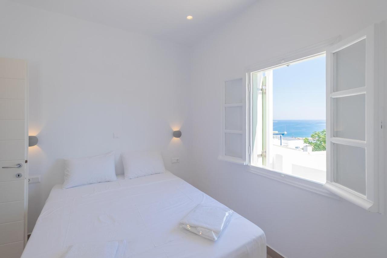 Lorenzo Studios&Suites Paros Naoussa Esterno foto