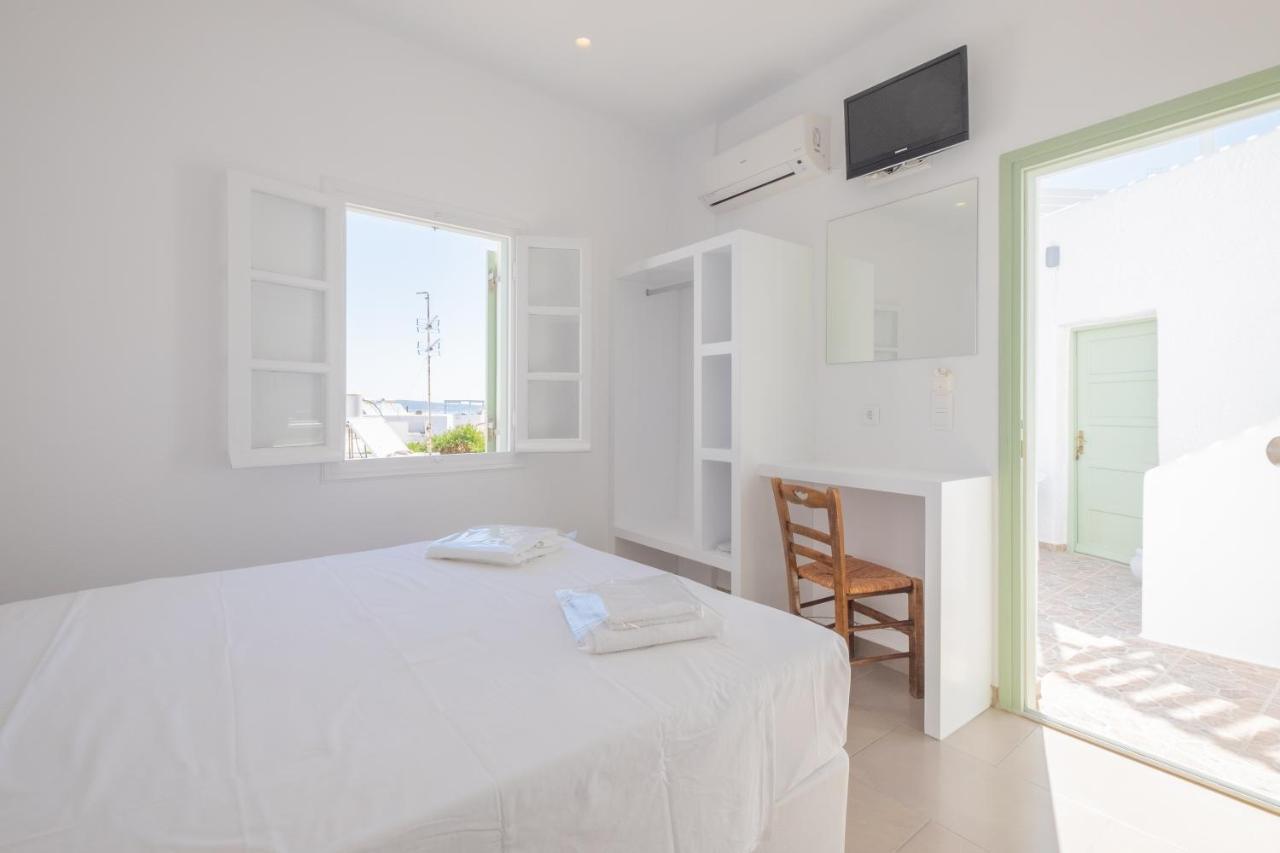 Lorenzo Studios&Suites Paros Naoussa Esterno foto