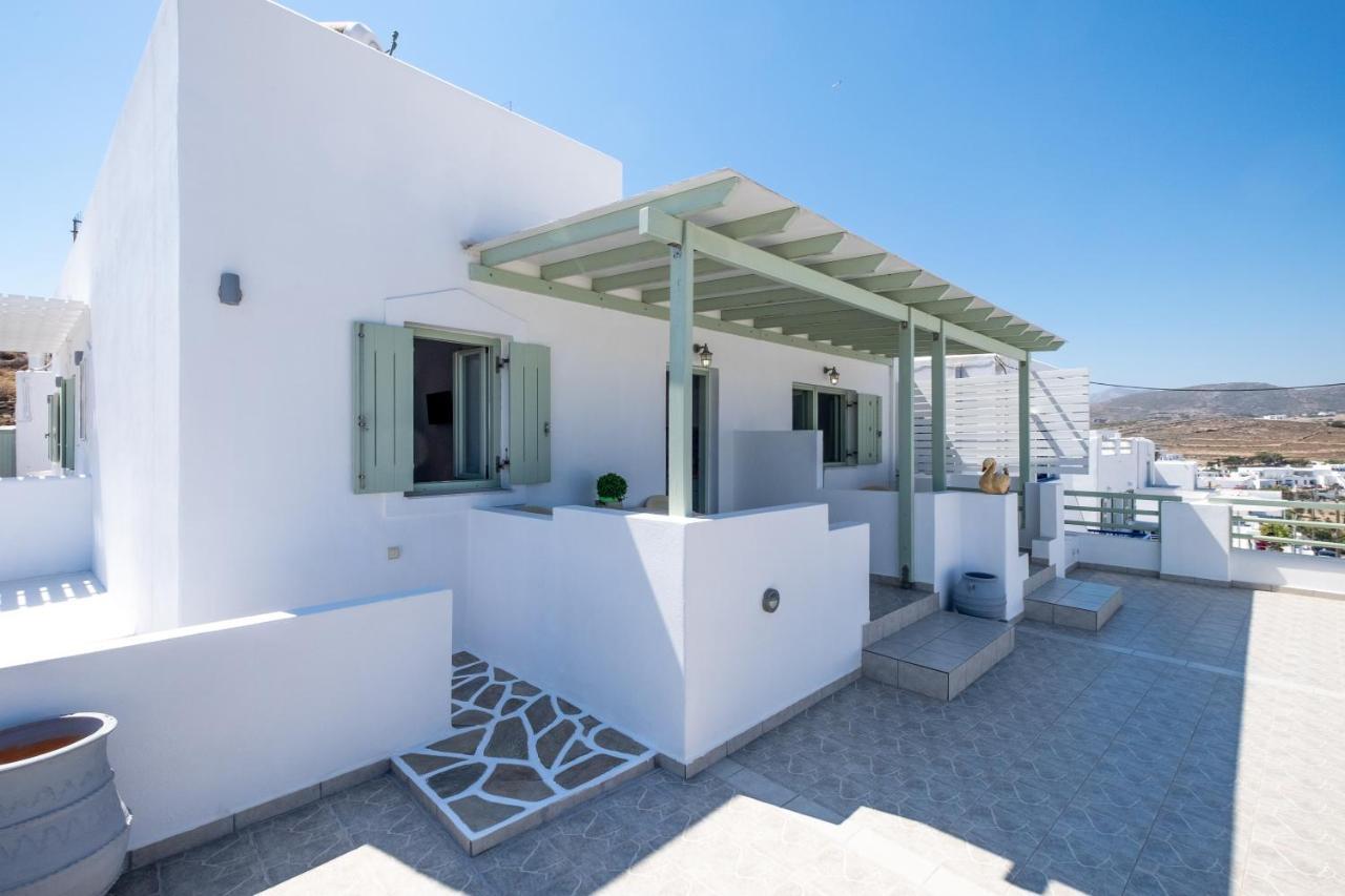 Lorenzo Studios&Suites Paros Naoussa Esterno foto