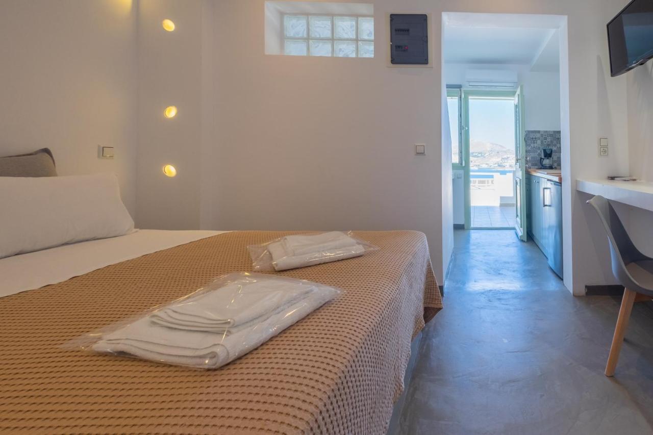 Lorenzo Studios&Suites Paros Naoussa Esterno foto
