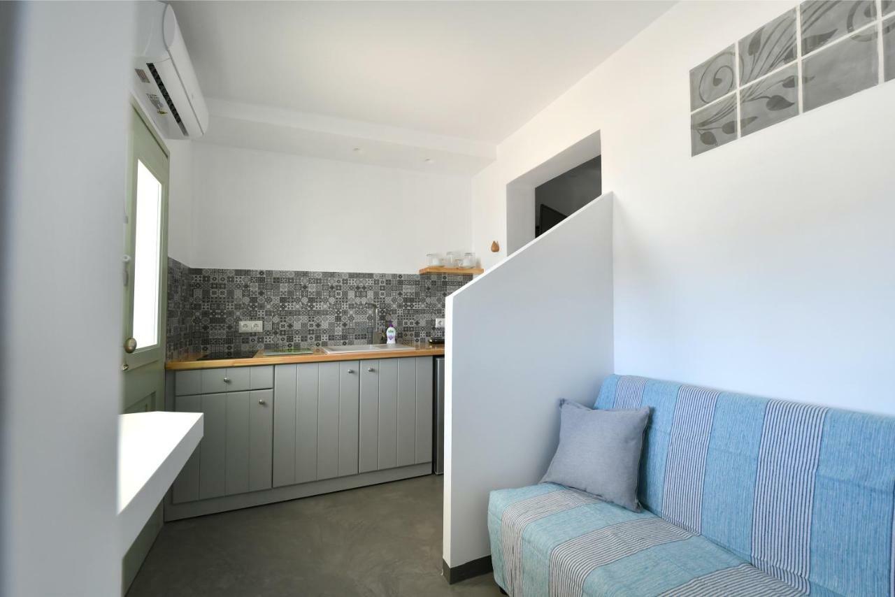 Lorenzo Studios&Suites Paros Naoussa Esterno foto