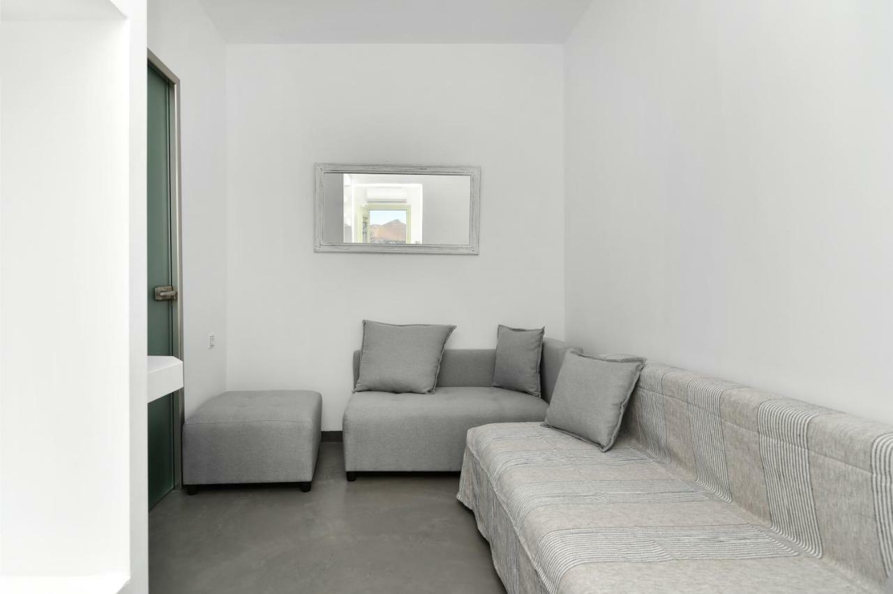 Lorenzo Studios&Suites Paros Naoussa Esterno foto