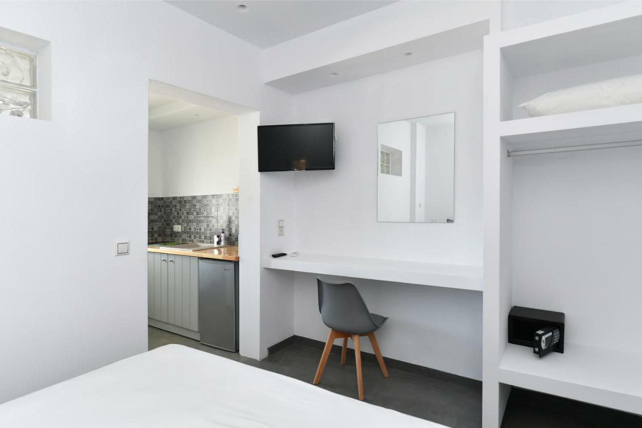 Lorenzo Studios&Suites Paros Naoussa Esterno foto